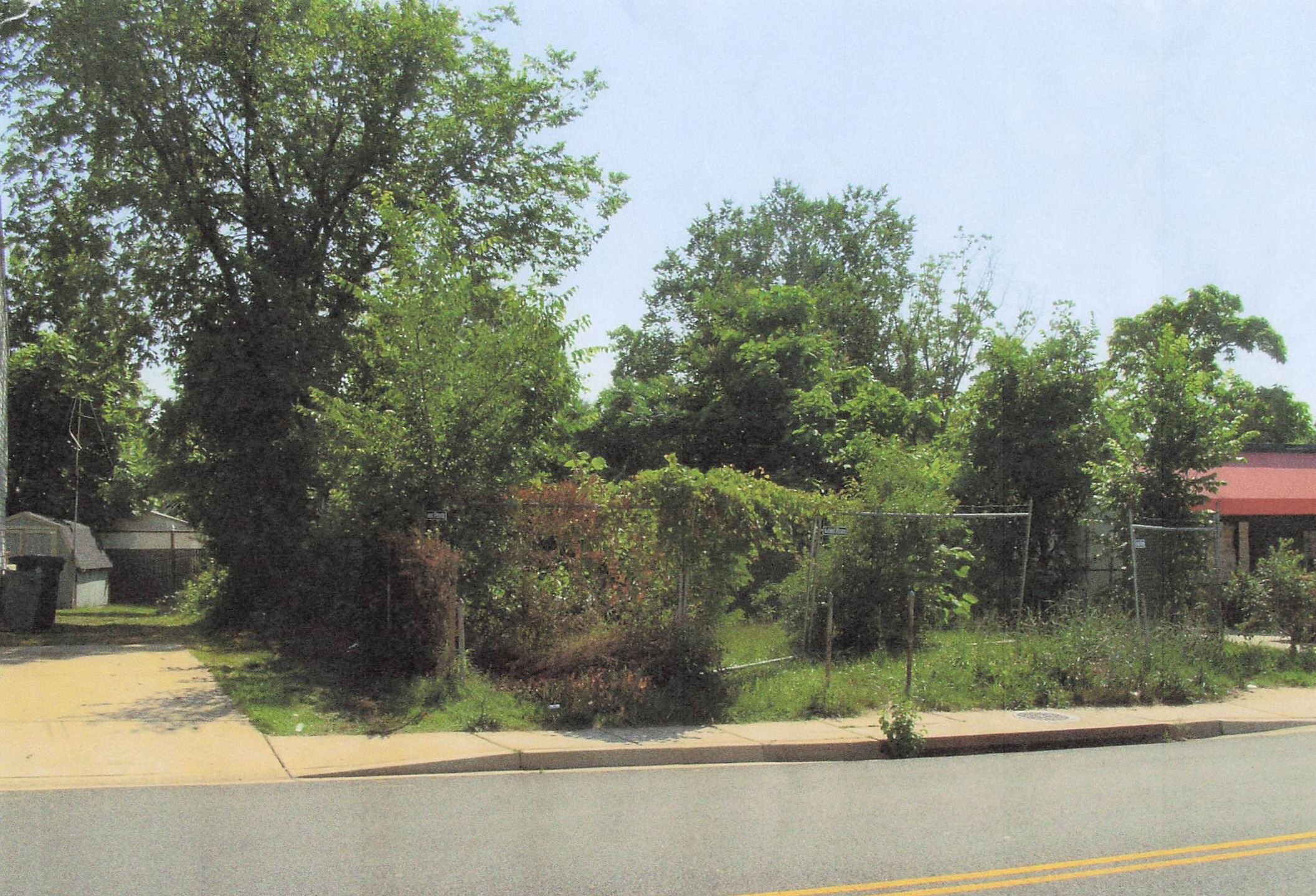 4526 Addison Rd Before